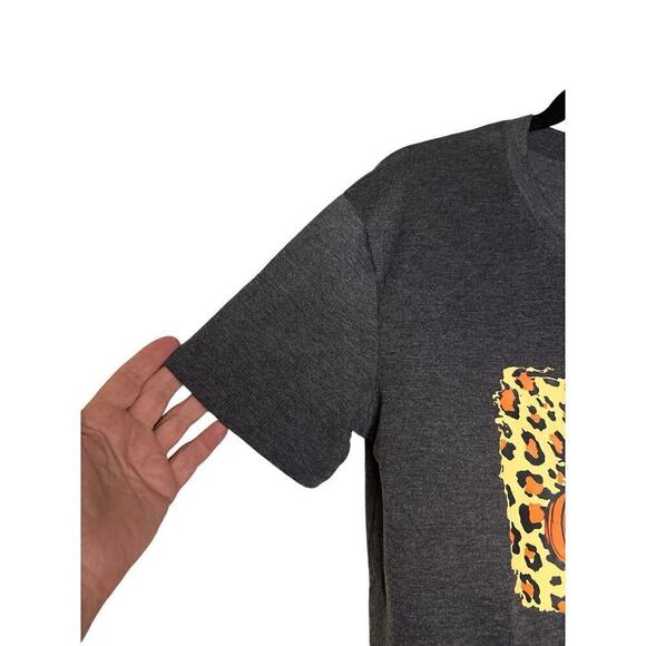 Women's Short Sleeve Crewneck Pumpkin Graphic Print Pullover T-Shirt Size M Gray - Picture 4 of 7